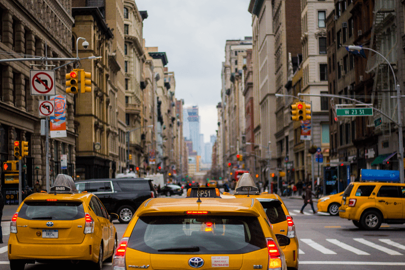 Traveling and Taking Taxis This Summer? Read These 5 Taxi Safety Tips